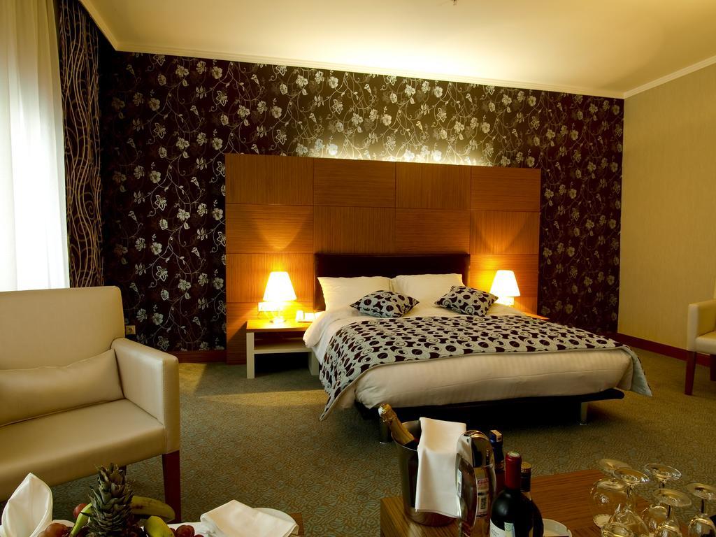 Grand Nur Plaza Hotel Aktau  Eksteriør billede