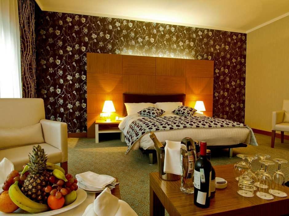 Grand Nur Plaza Hotel Aktau  Eksteriør billede