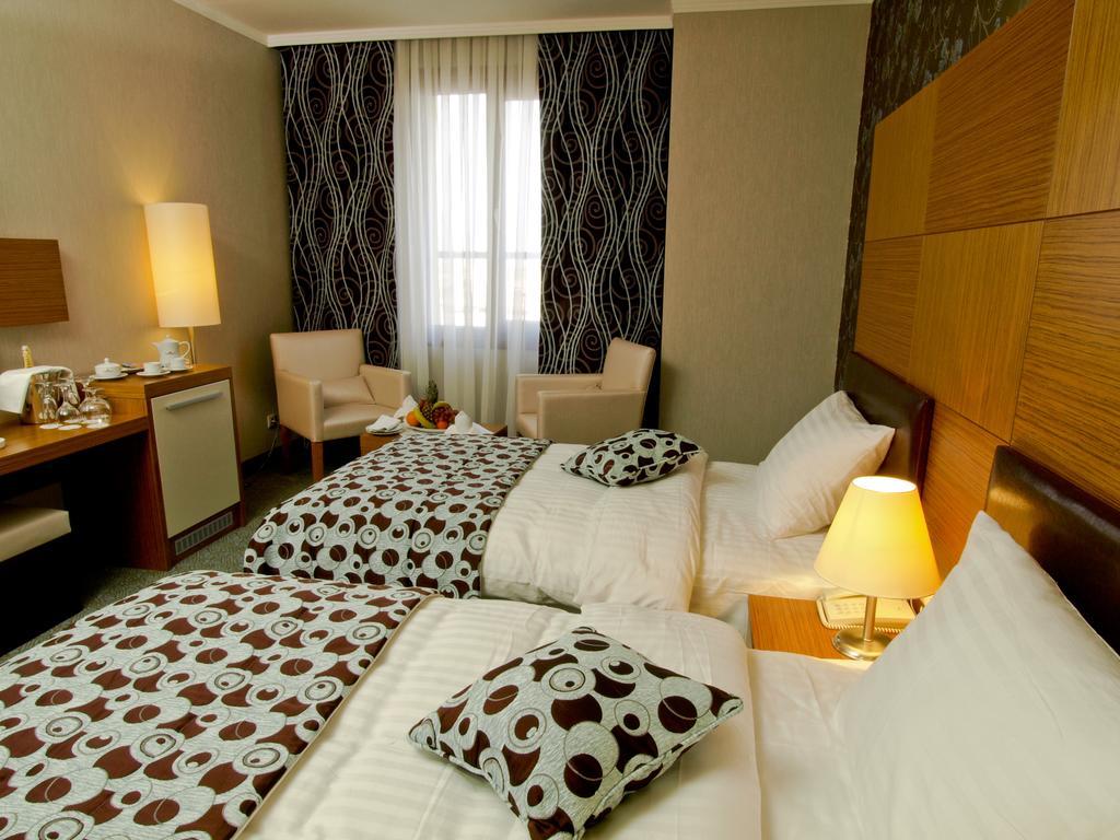 Grand Nur Plaza Hotel Aktau  Eksteriør billede